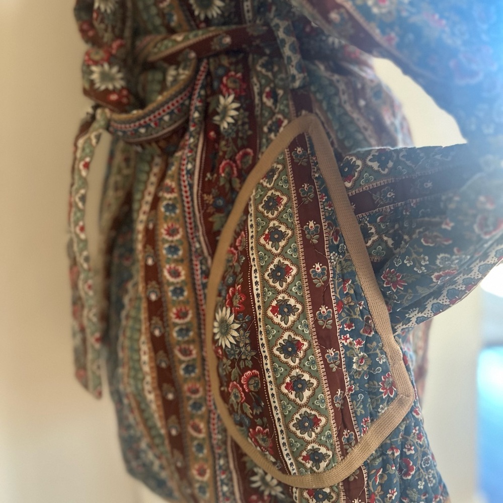 Bohemian Reversible Quilt Jacket with Hood - Picture 4 of 12